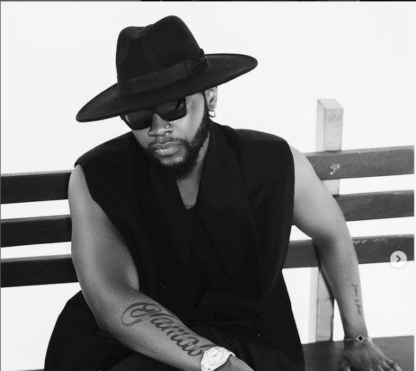 Kizz Daniel Astonishes Fan with Full Scholarship at Festive Show